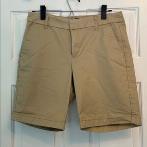 J. Crew Frankie 9” Women's Bermuda Shorts. Size 6 Color Khaki